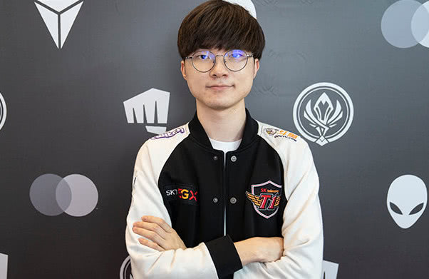 Faker在IG比赛中出色防守，战术调整引发热议！