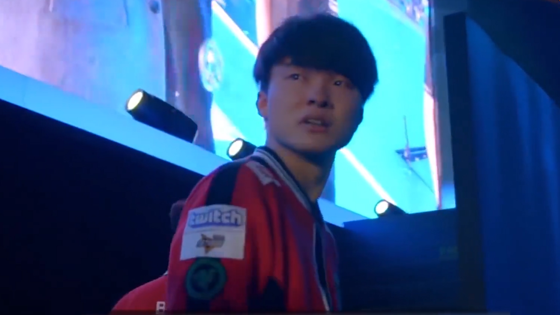 Faker在IG比赛中出色防守，战术调整引发热议！